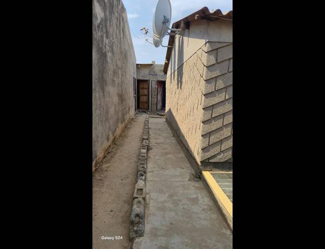 12 BEDROOM HOUSE FOR SALE IN TEMBISA